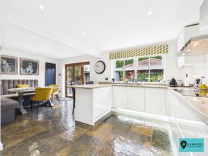 Kitchen/Diner- click for photo gallery